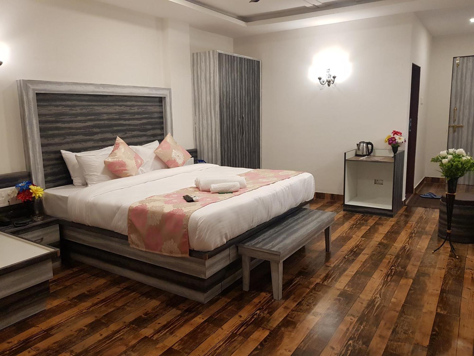 C P Cottage Resort Mahabaleshwar Exterior photo